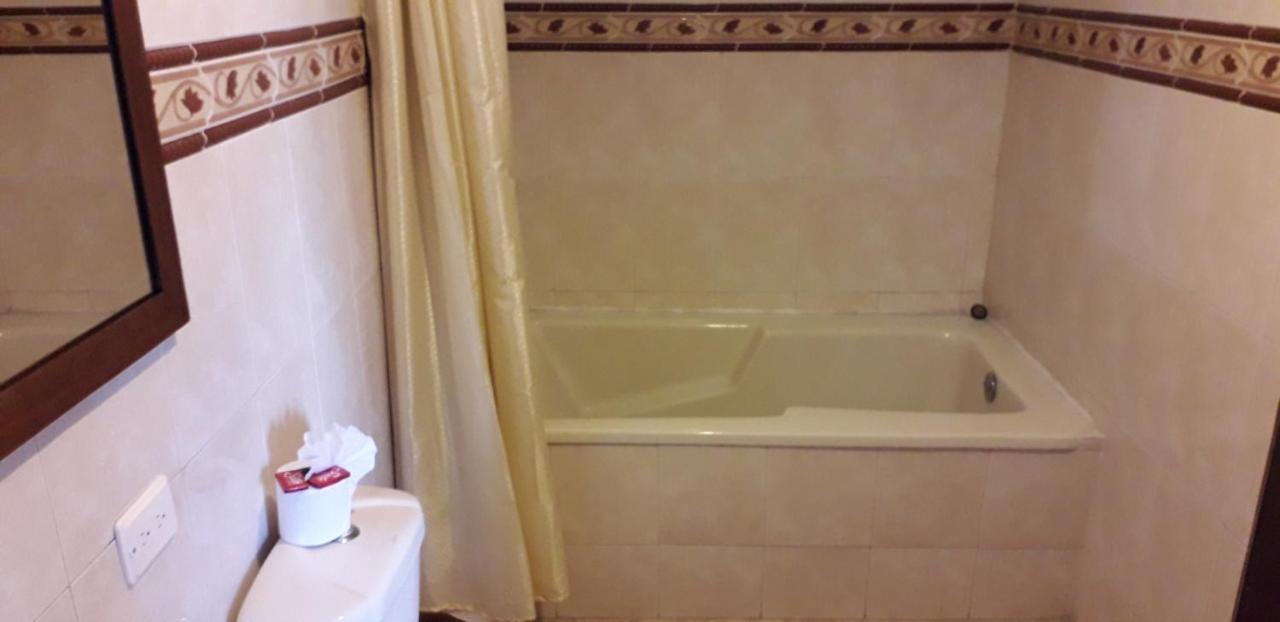 Hotel D' Oscar กาลี ภายนอก รูปภาพ